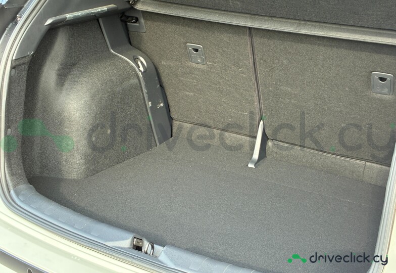 Nissan Kicks White