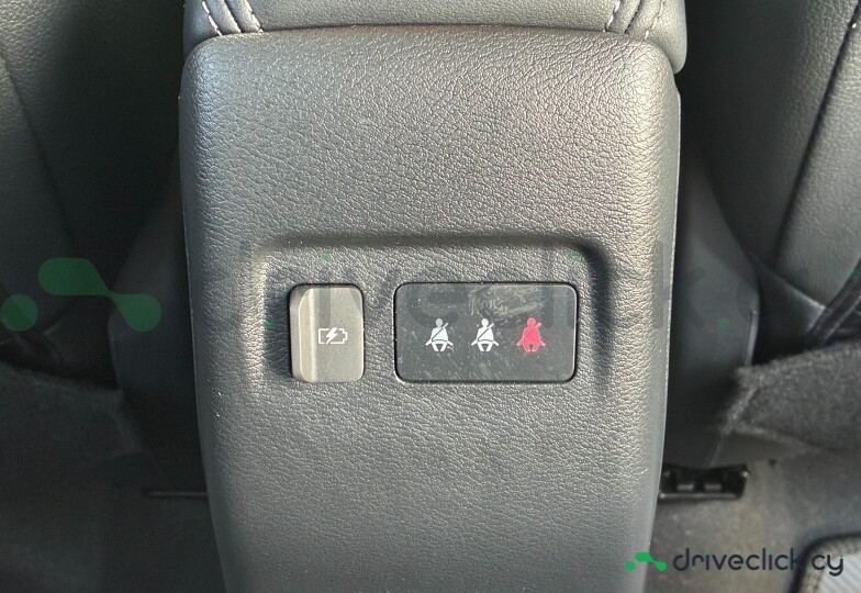 Nissan Kicks White