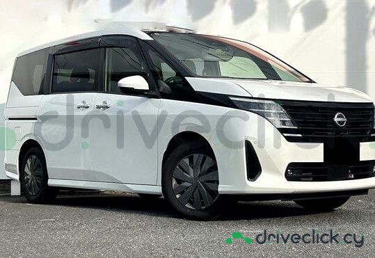 Nissan Serena White