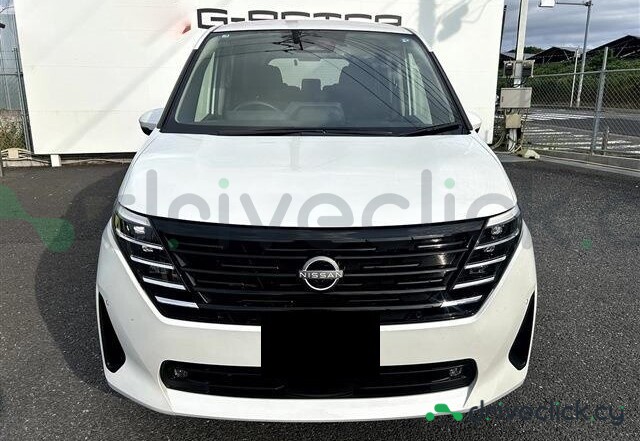 Nissan Serena White