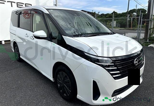 Nissan Serena White