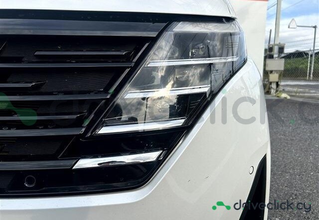 Nissan Serena White