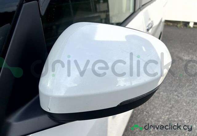 Nissan Serena White