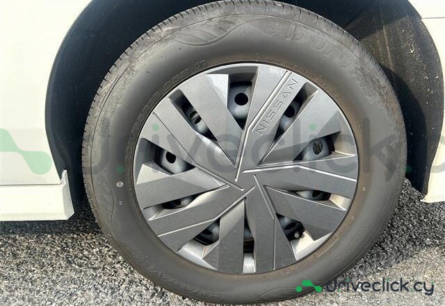 Nissan Serena White