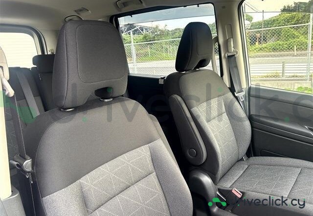 Nissan Serena White