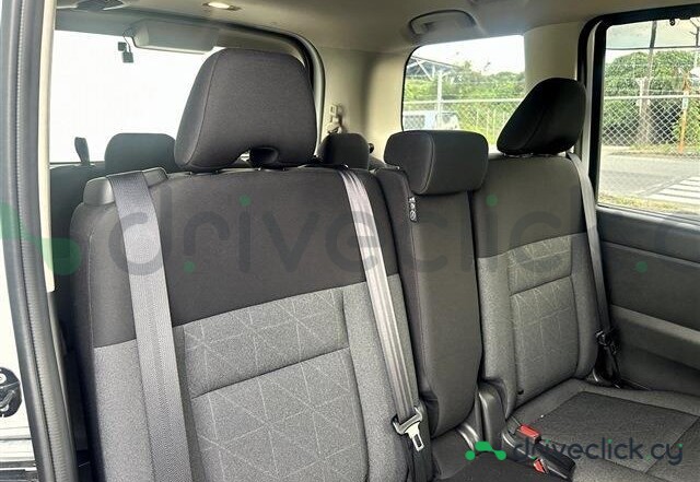 Nissan Serena White