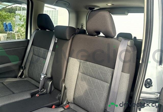 Nissan Serena White