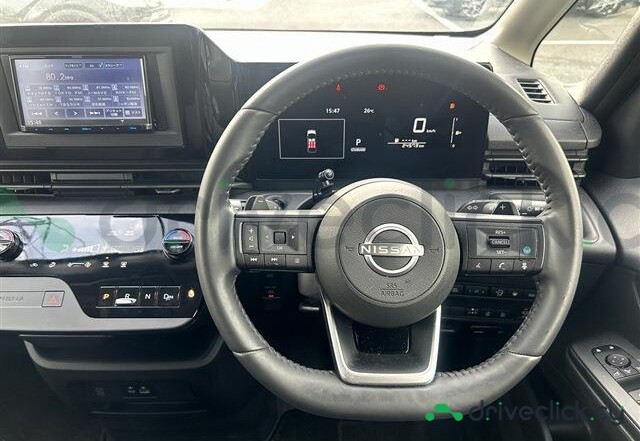 Nissan Serena White