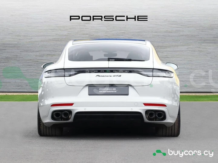 Porsche Panamera Белый