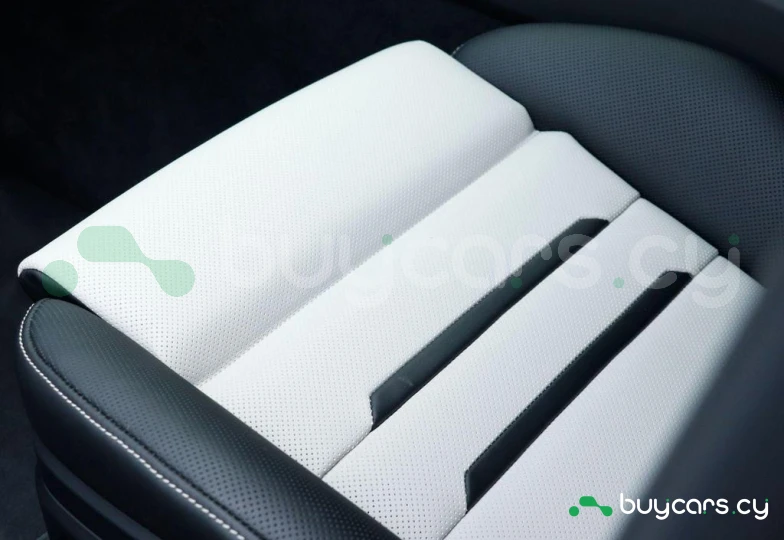 Porsche Panamera Белый