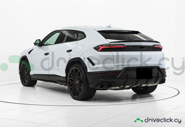 Lamborghini Urus White