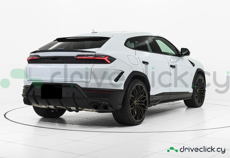 Lamborghini Urus White