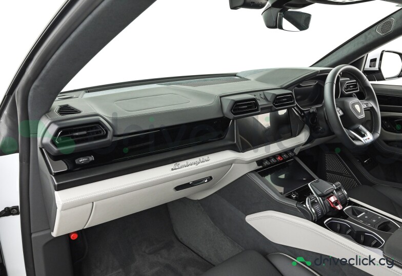 Lamborghini Urus White