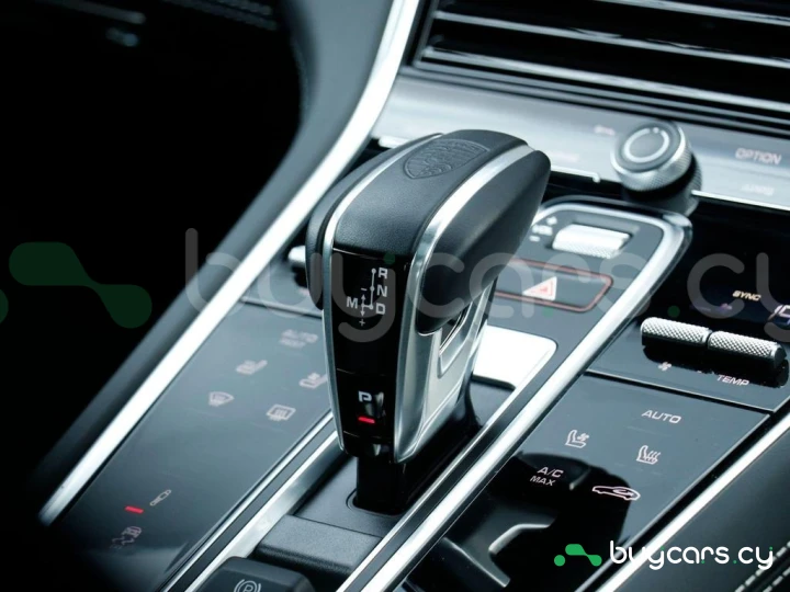 Porsche Panamera Белый