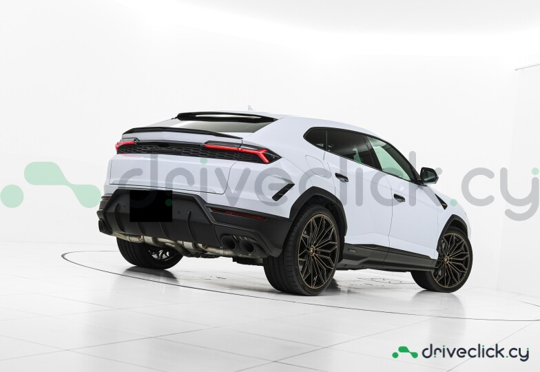 Lamborghini Urus White
