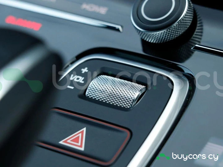 Porsche Panamera Белый