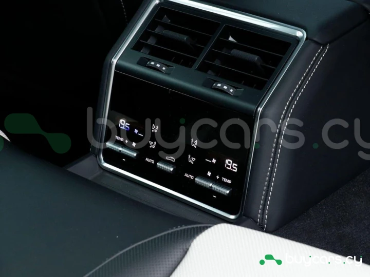 Porsche Panamera Белый