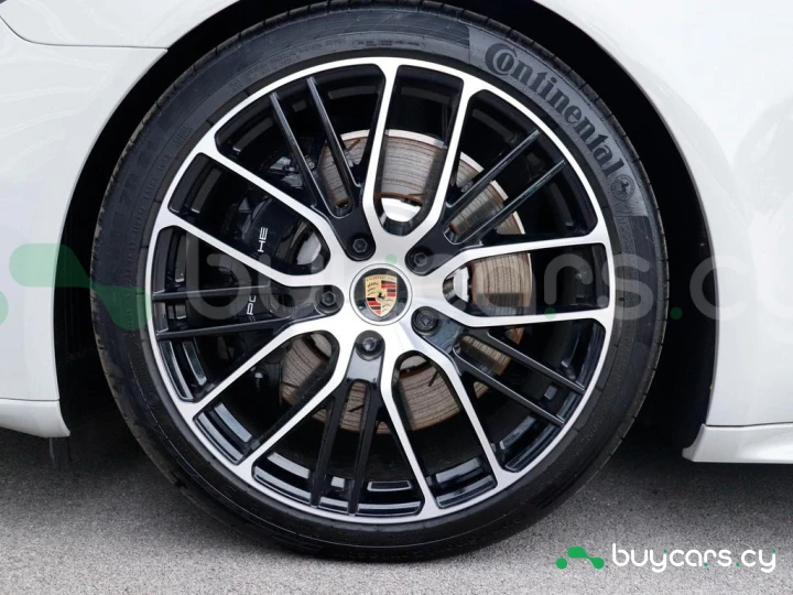 Porsche Panamera Белый