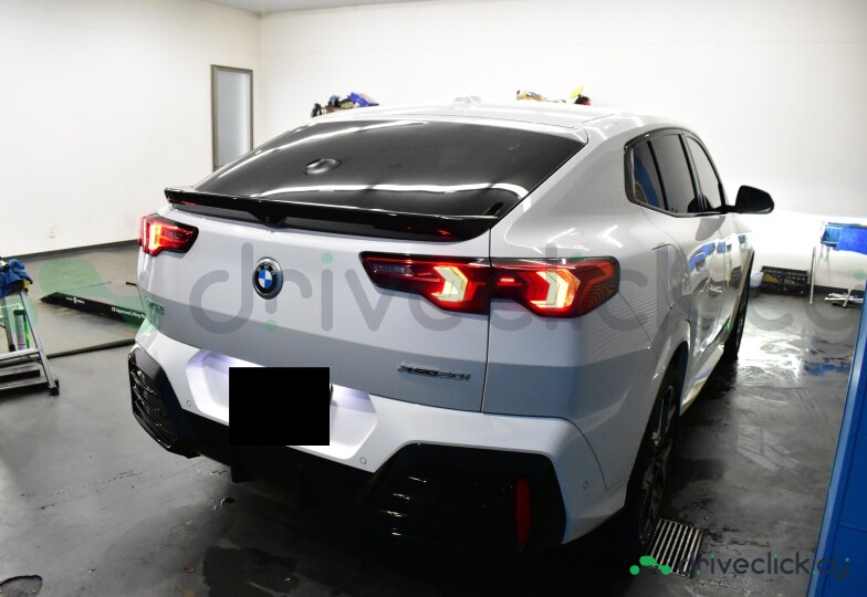 BMW X2 White