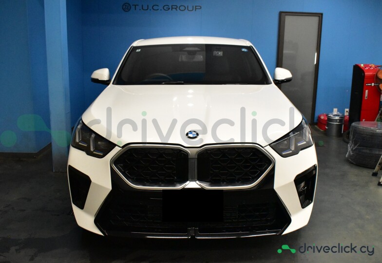 BMW X2 White