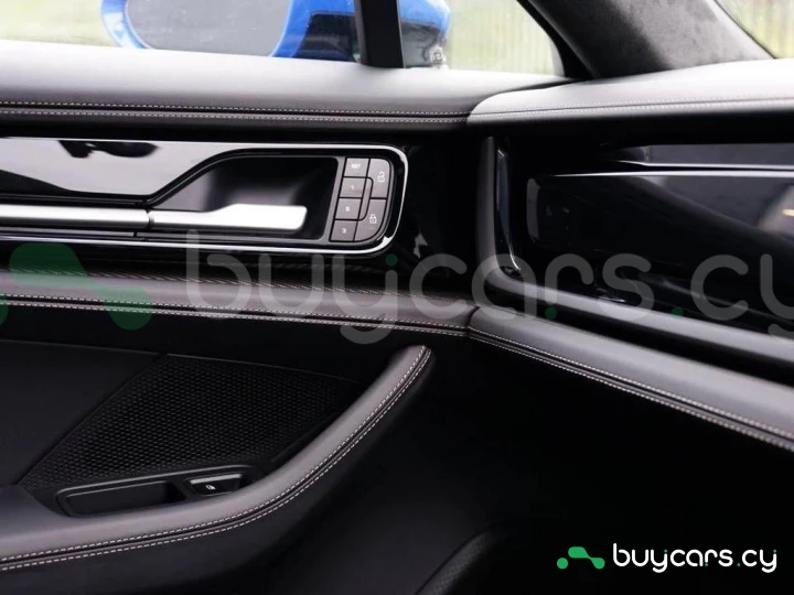 Porsche Panamera Синий