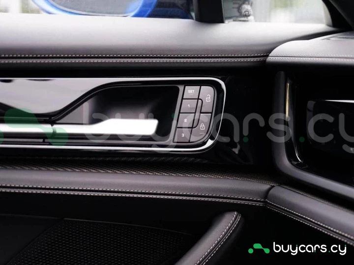 Porsche Panamera Синий