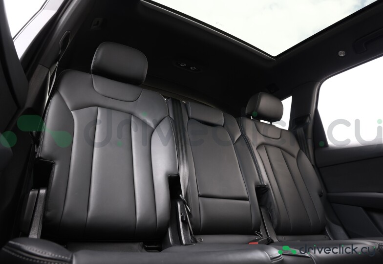 Audi Q7 White