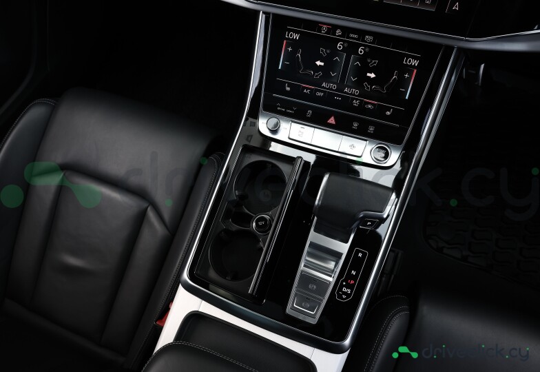 Audi Q7 White