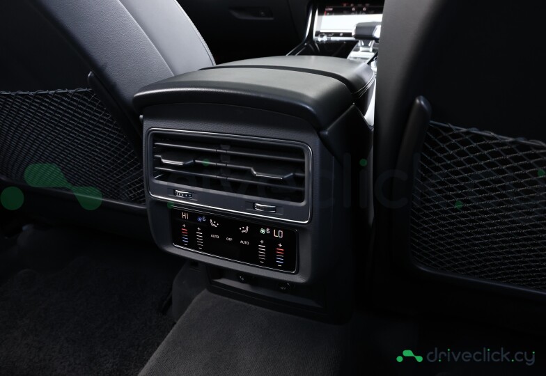 Audi Q7 White