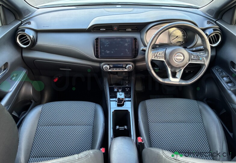 Nissan Kicks White