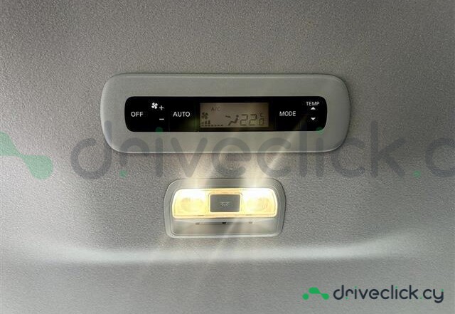 Nissan Serena White