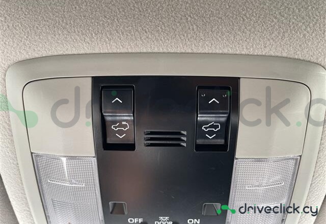 Toyota Land Cruiser Prado White