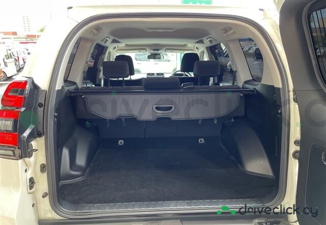 Toyota Land Cruiser Prado White