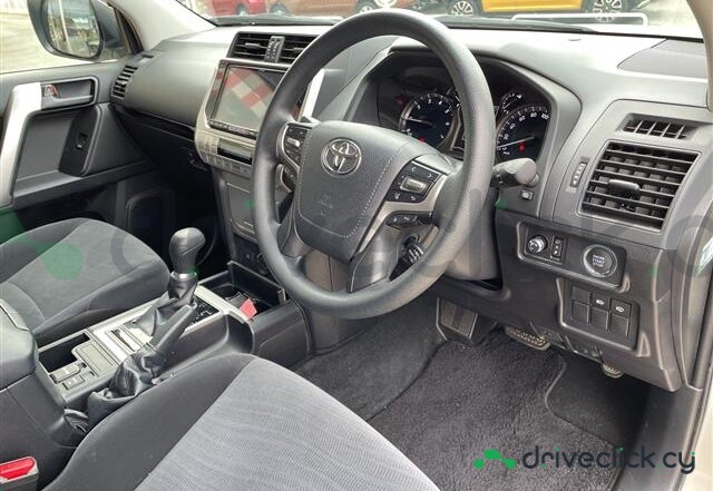 Toyota Land Cruiser Prado White