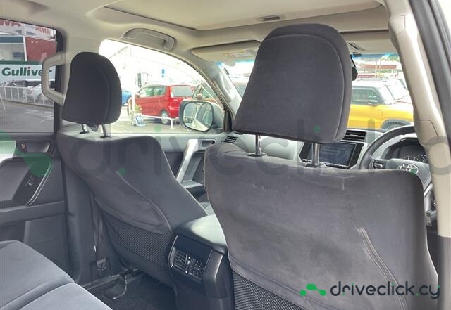Toyota Land Cruiser Prado White