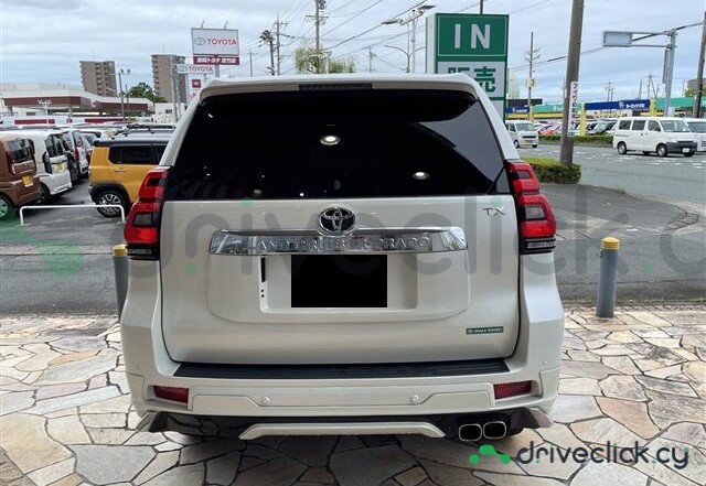 Toyota Land Cruiser Prado White
