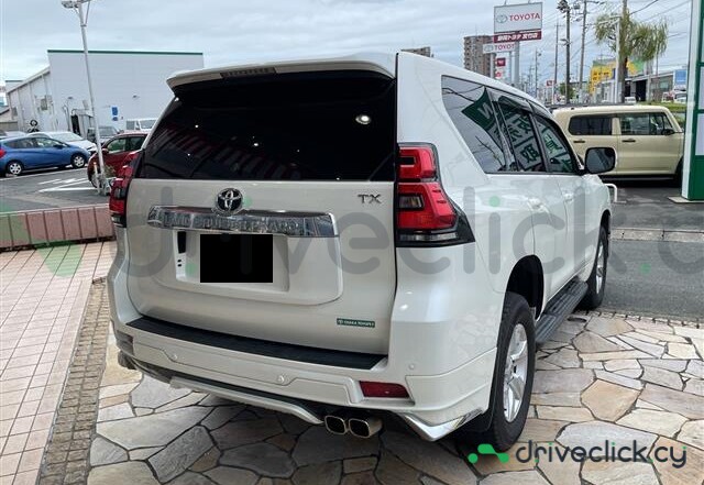 Toyota Land Cruiser Prado White