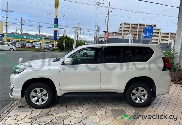 Toyota Land Cruiser Prado White