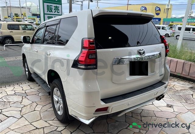 Toyota Land Cruiser Prado White