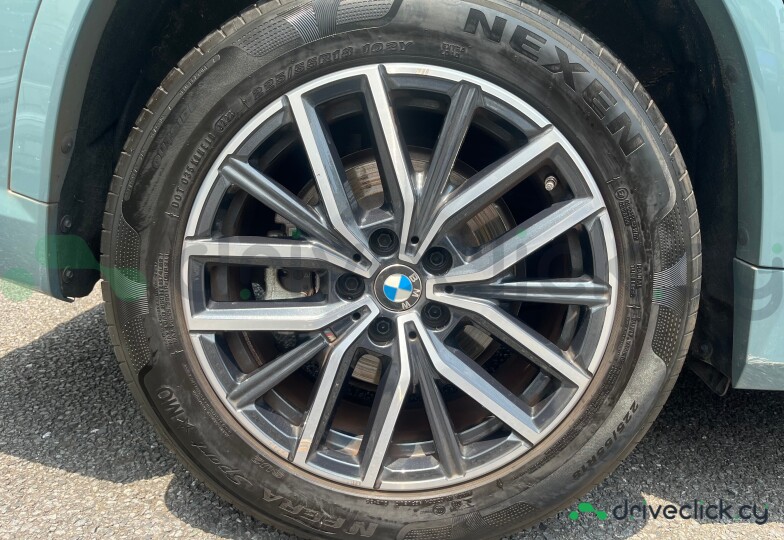 BMW X1 Green