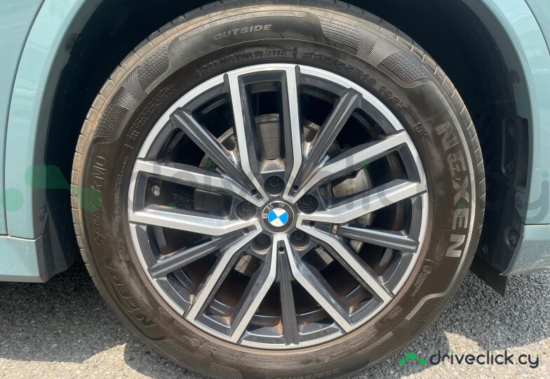 BMW X1 Green