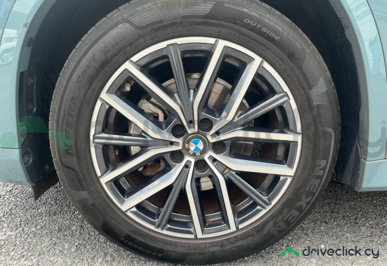 BMW X1 Green