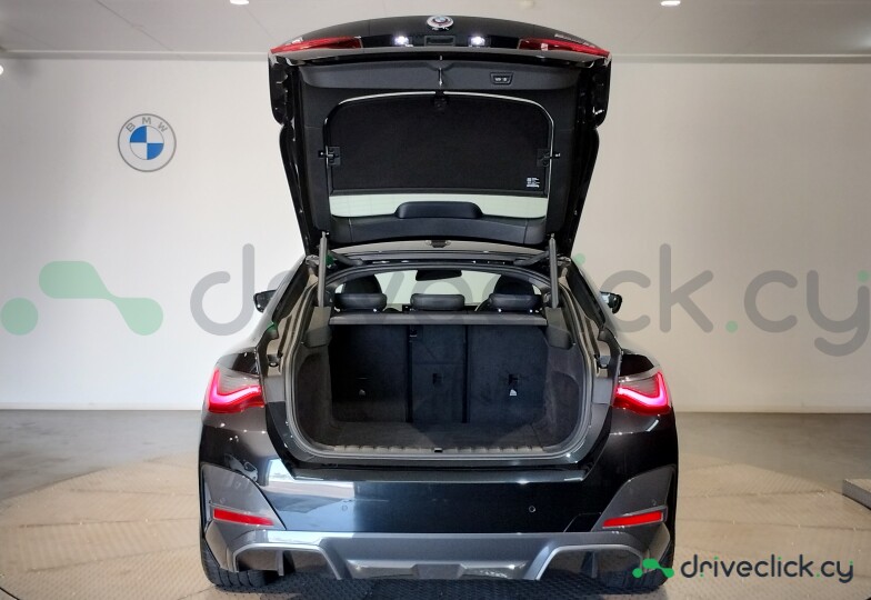 BMW i4 Black