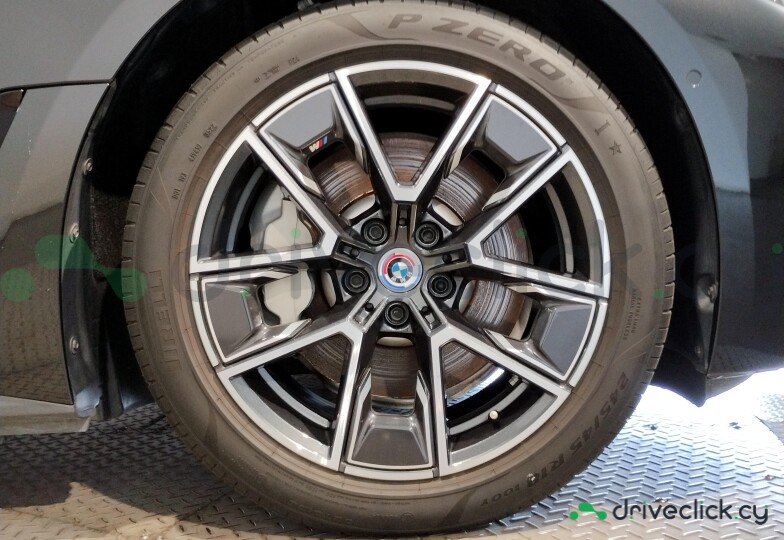 BMW i4 Black