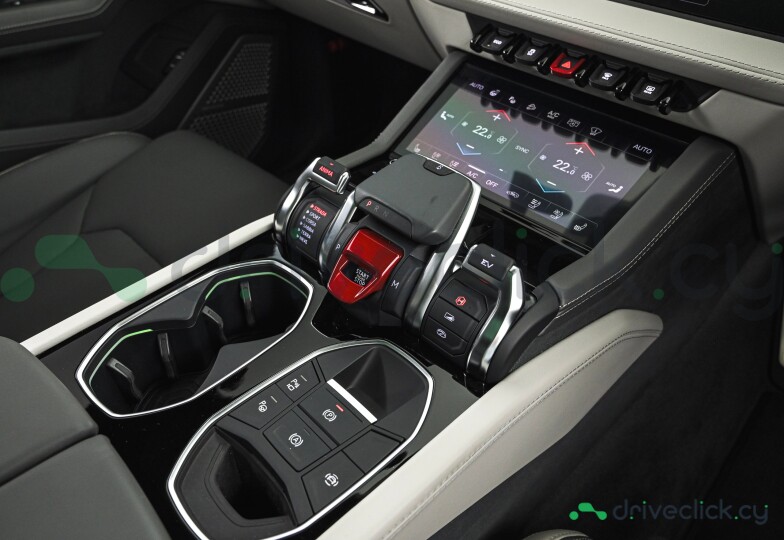 Lamborghini Urus White