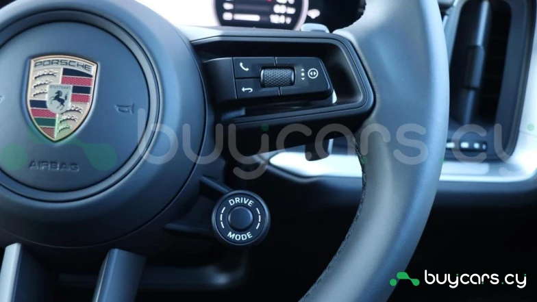 Porsche Cayenne Серый