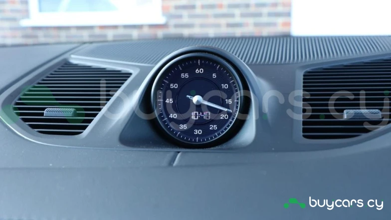 Porsche Cayenne Серый