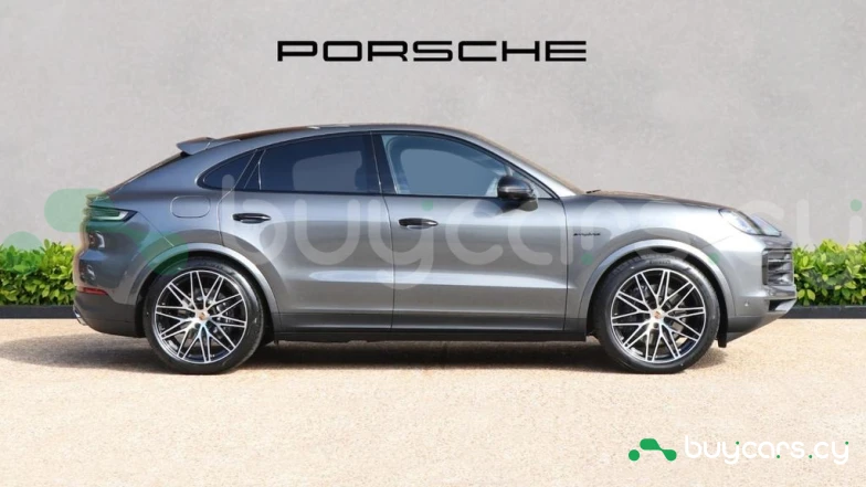 Porsche Cayenne Серый