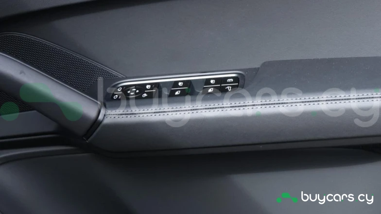 Porsche Cayenne Серый