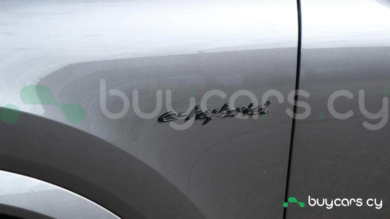 Porsche Cayenne Серый